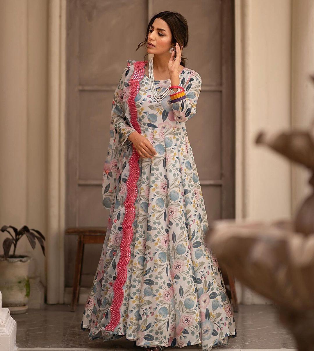 Casual Wear Sinon Off White Color Gown Secondary image