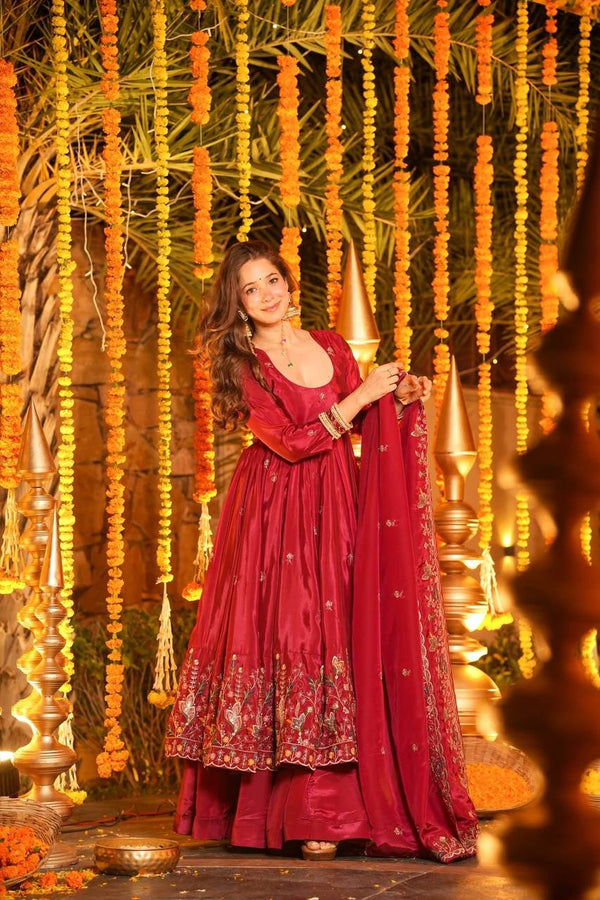 Outstanding Thread Work Heavy Silk Anarkali Suit
