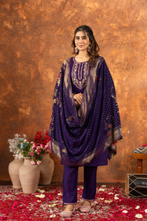 Thread Hand Work Straight Kurti Pant Dupatta Set