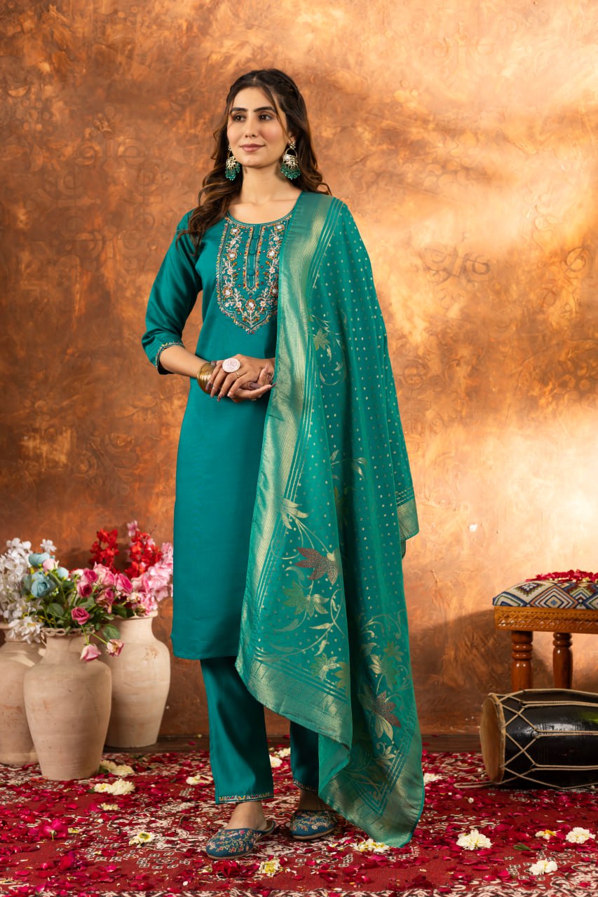 Thread Hand Work Straight Kurti Pant Dupatta Set