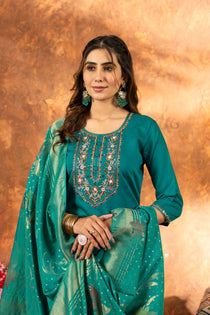 Thread Hand Work Straight Kurti Pant Dupatta Set
