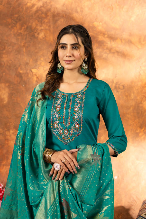 Thread Hand Work Straight Kurti Pant Dupatta Set