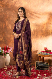 Thread Hand Work Straight Kurti Pant Dupatta Set