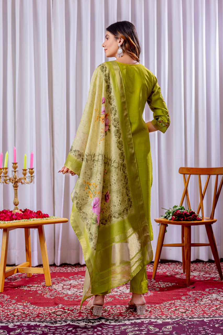 Marvelous Thread Work Straight Kurti Pant Dupatta Set