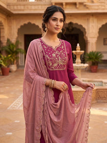 Rouge Beadwork Roman Silk Kurta Set